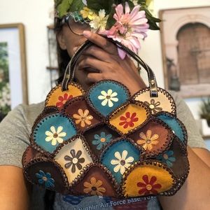 Isabelle Fiore leather floral purse